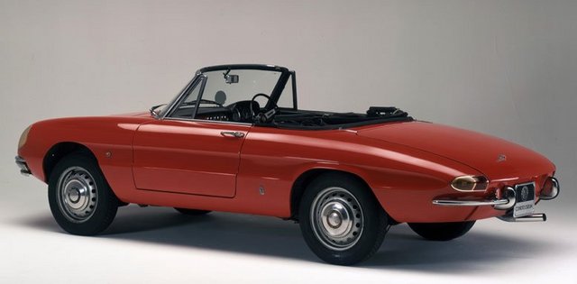 Alfa Romeo Duetto.jpg