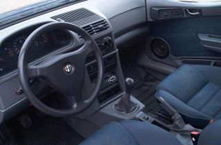 Alfa Romeo 145 interior.jpg